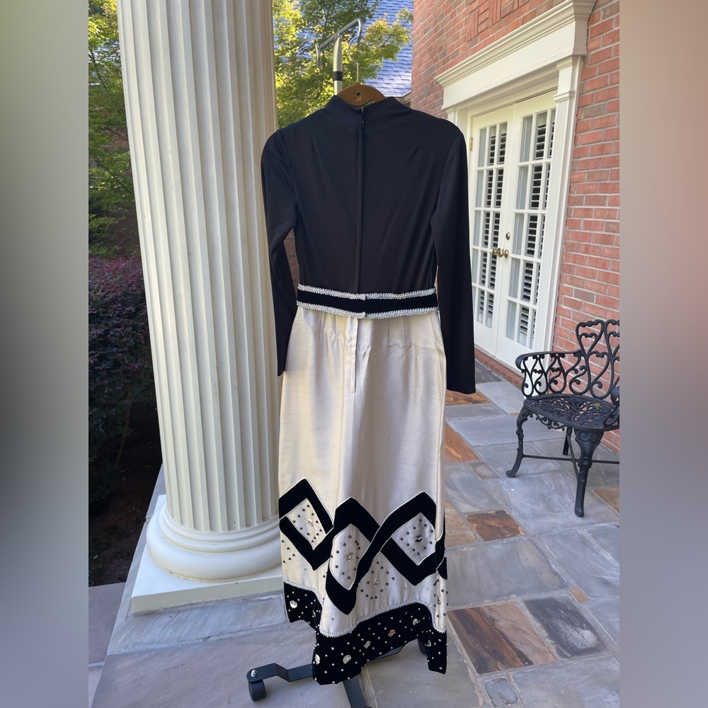 British Crown Colony Ball Gown - Picture 2 of 4